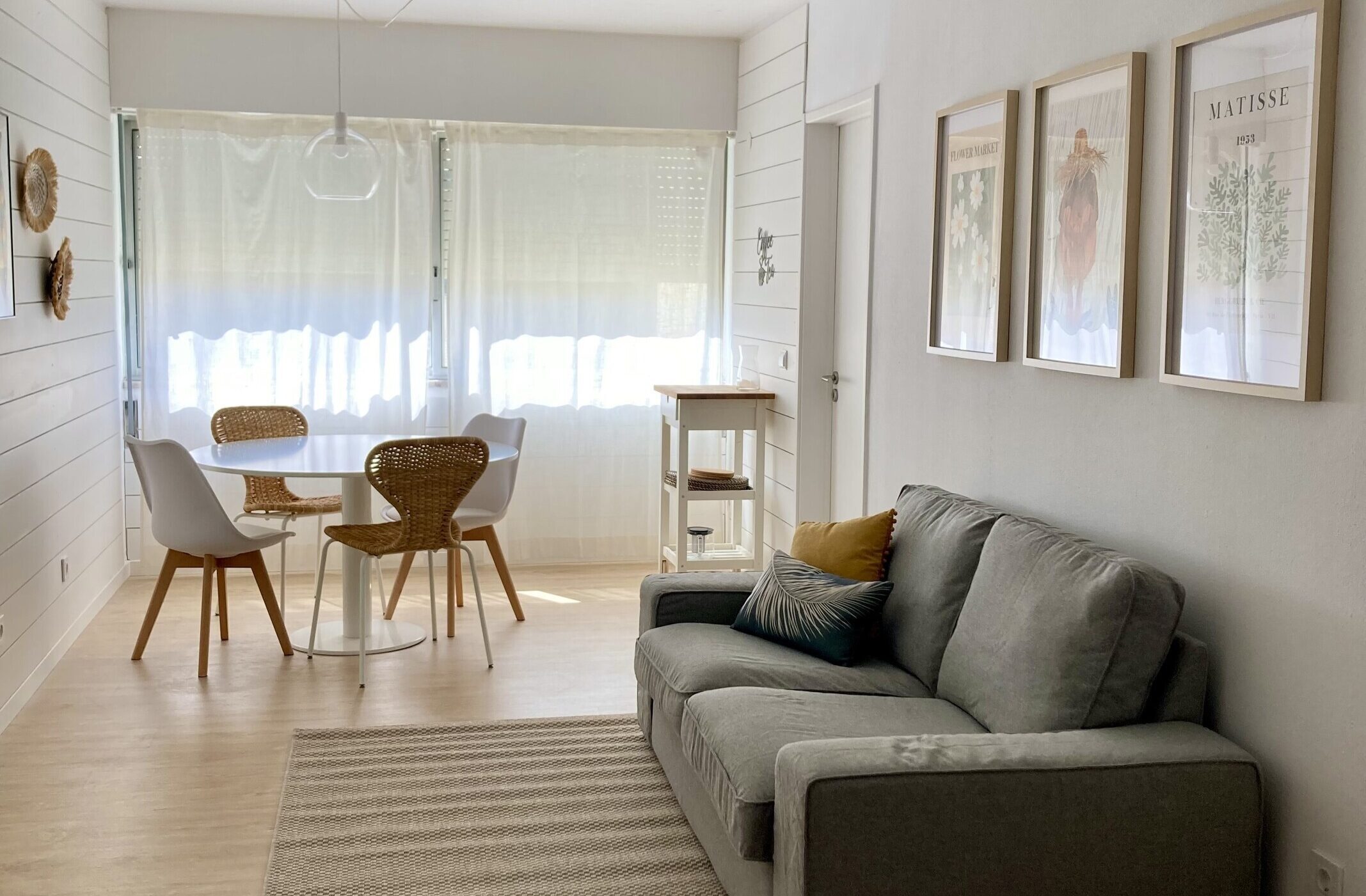 Rent Room Lisbon – Carcavelos 65# - Living Room