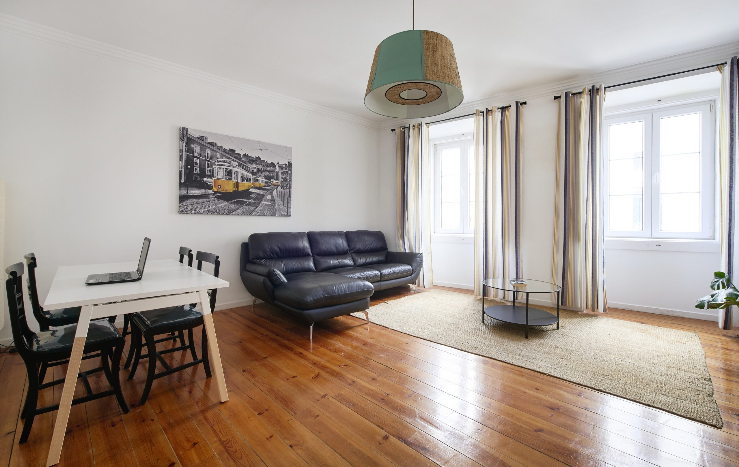 Rent Room Lisbon – Martim Moniz 66# - Living Room