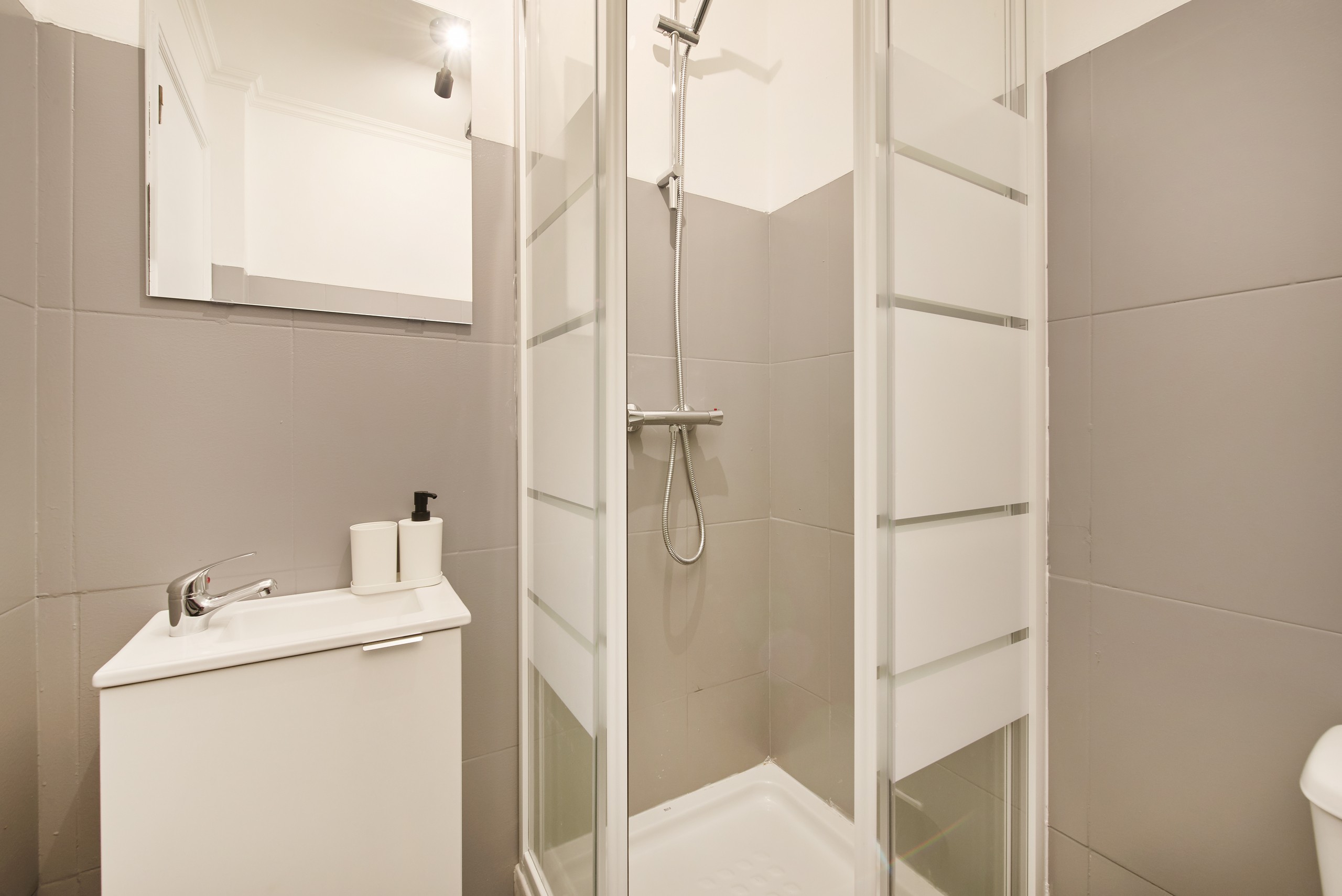 Rent Room Lisbon - Picoas 69# - bathroom