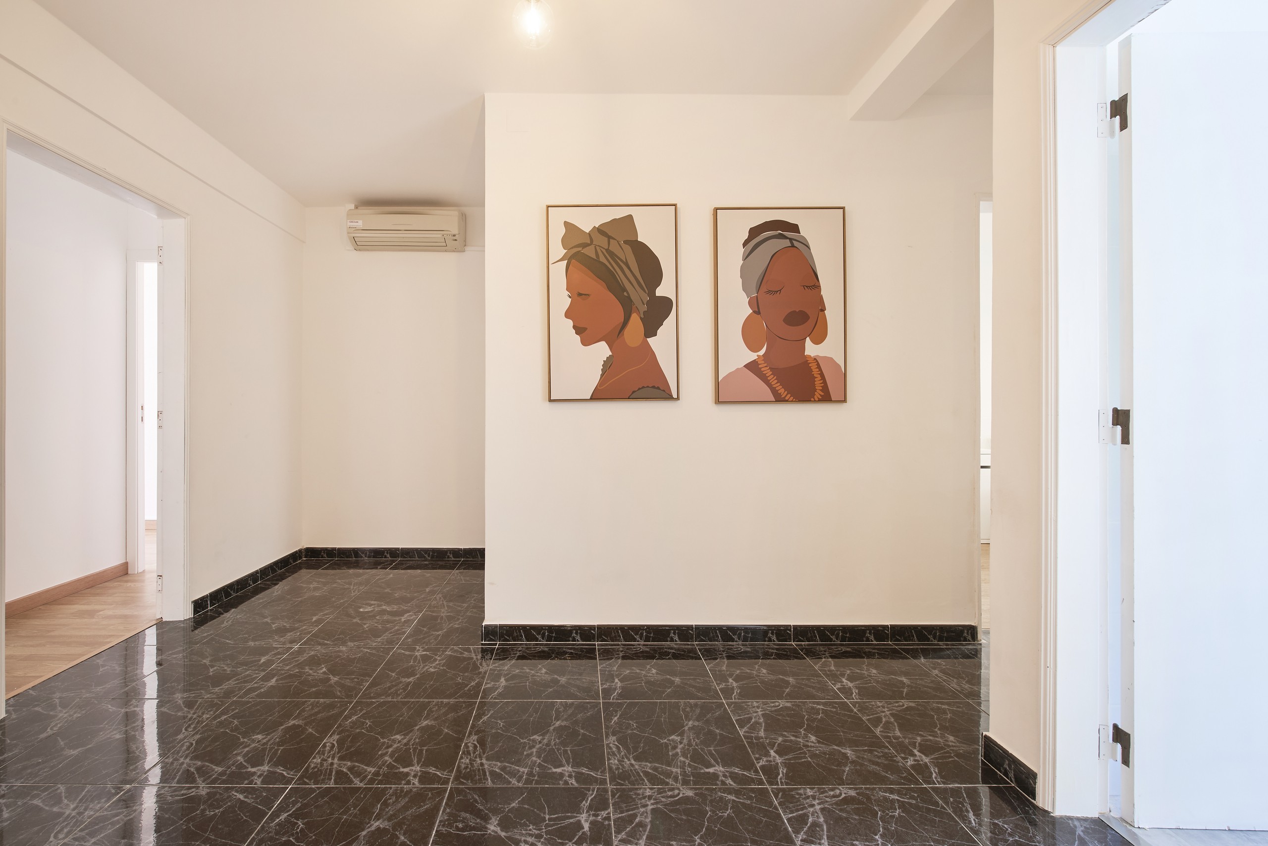 Rent Room Lisbon - Picoas 69# - Hallway