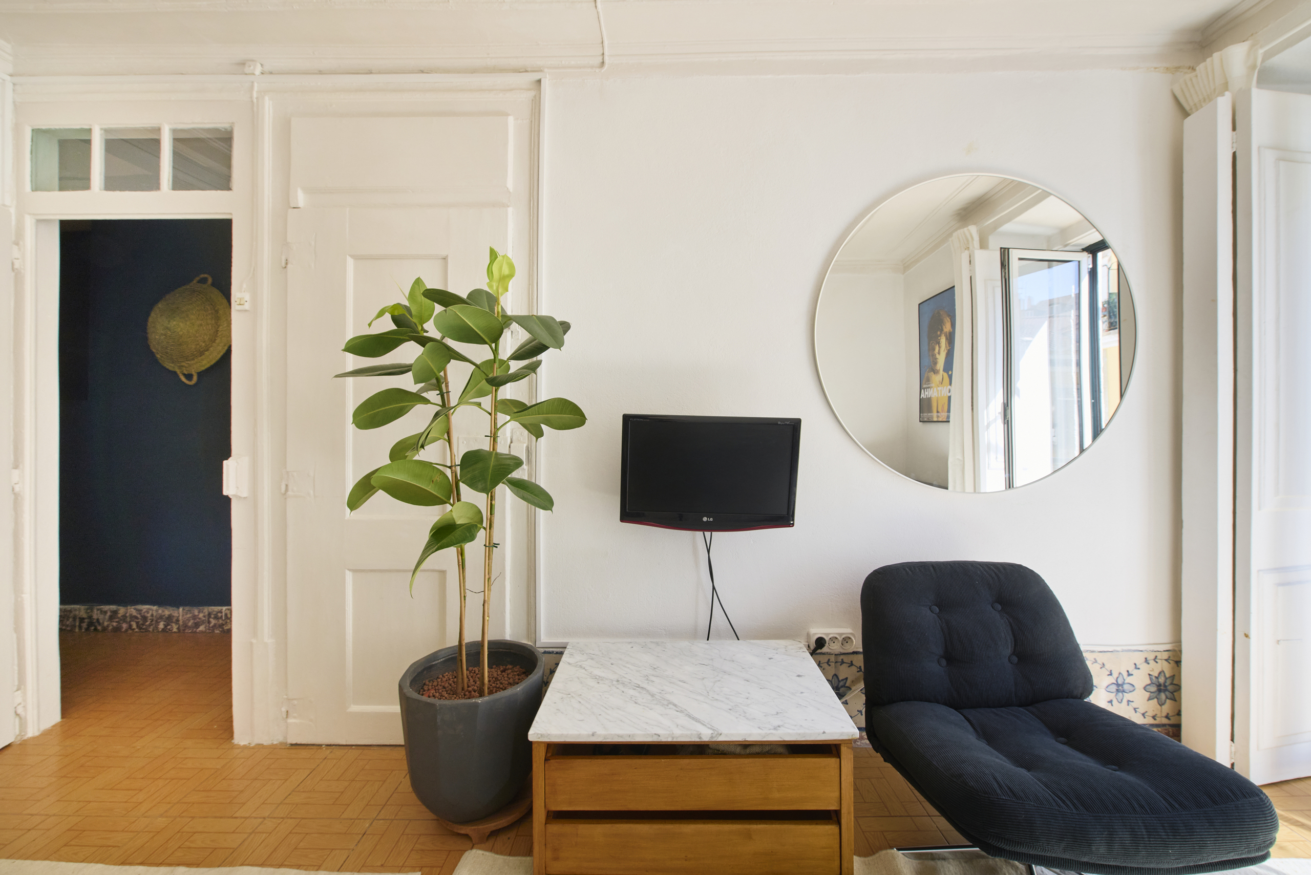 Rent Room Lisbon - Rato 70# - living room