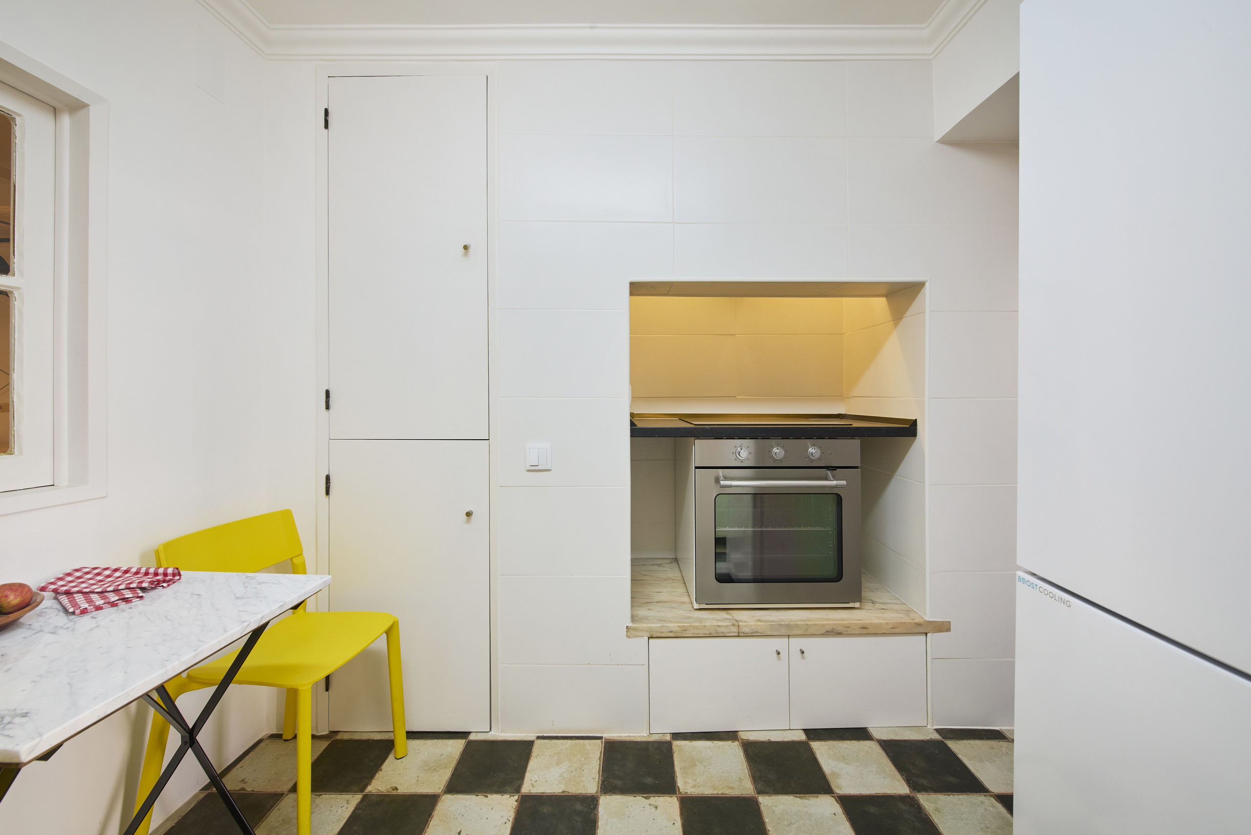 Rent Room Lisbon - Rato 70# - kitchen