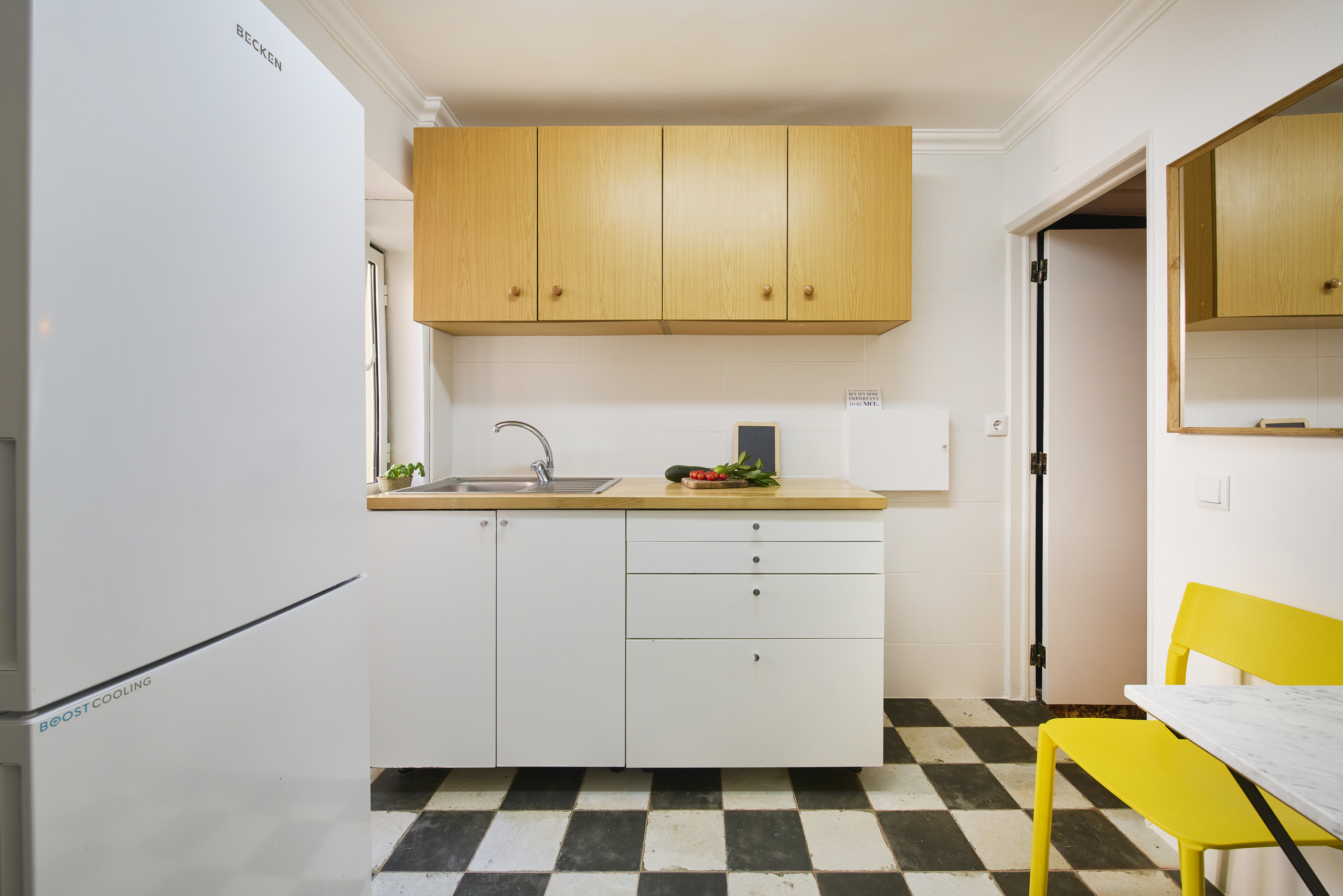 Rent Room Lisbon - Rato 70# - kitchen