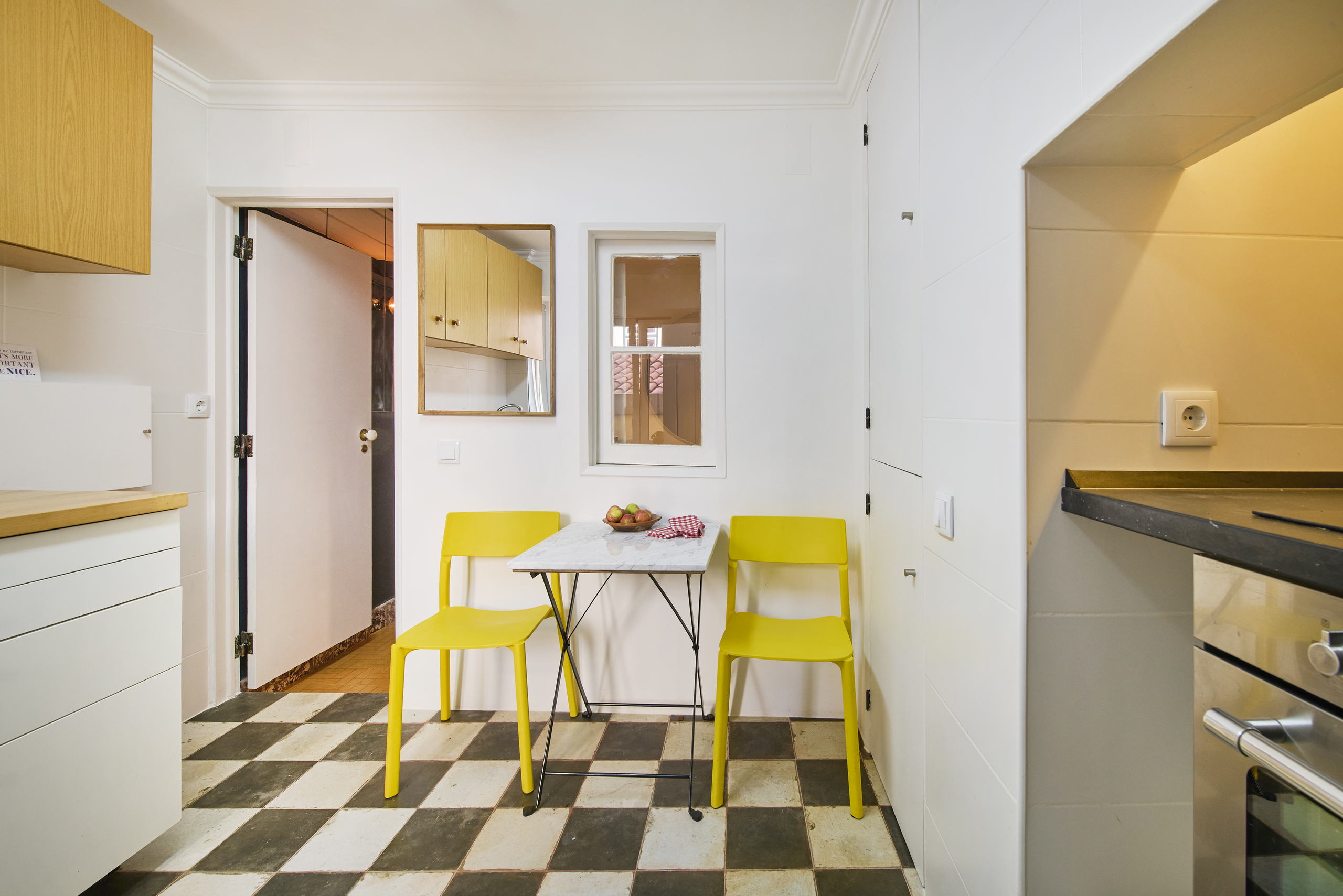 Rent Room Lisbon - Rato 70# - kitchen