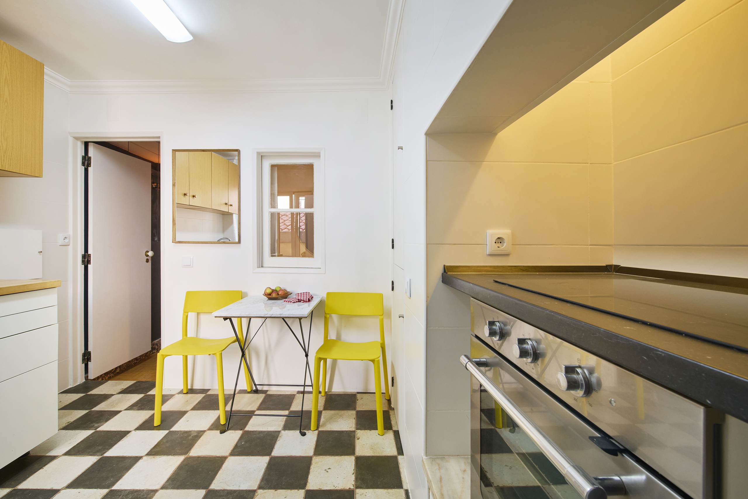 Rent Room Lisbon - Rato 70# - kitchen