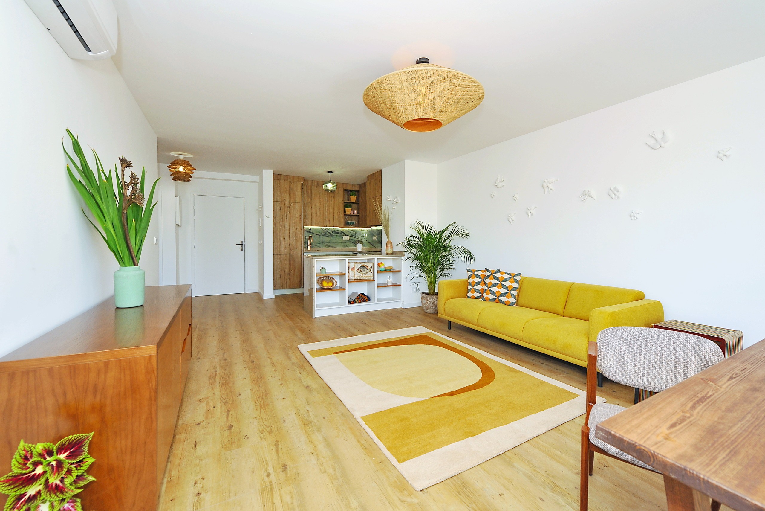 Rent Room Lisbon - Avenida 75# - Living Room